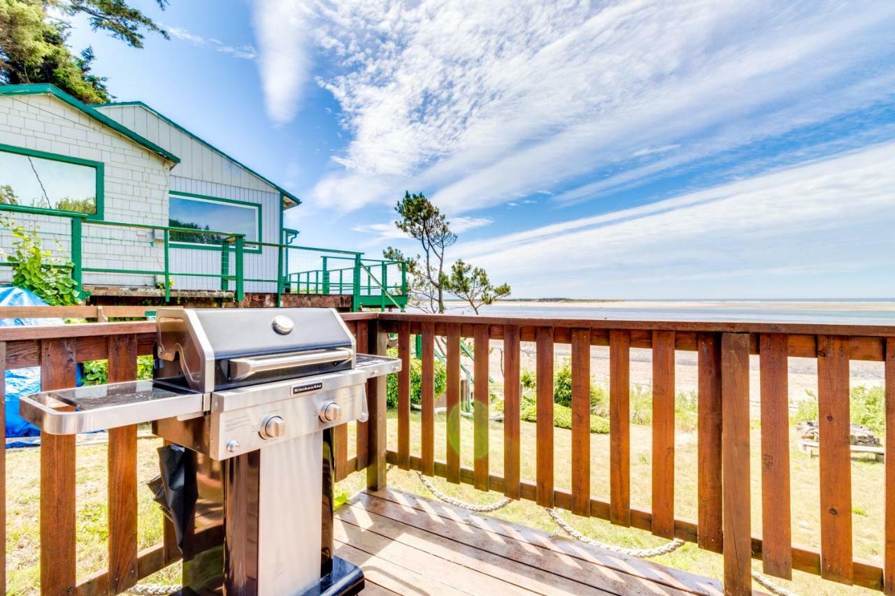 Happy Camp Beachfront Cabin Netarts Екстериор снимка