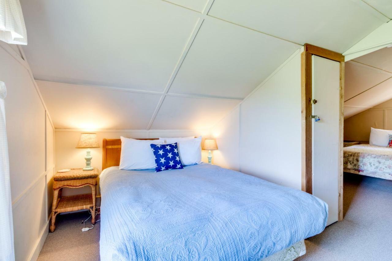Happy Camp Beachfront Cabin Netarts Екстериор снимка