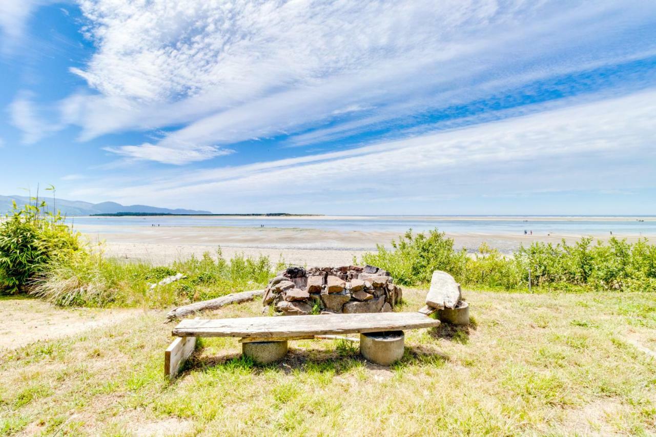 Happy Camp Beachfront Cabin Netarts Екстериор снимка