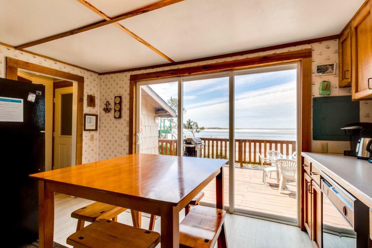 Happy Camp Beachfront Cabin Netarts Екстериор снимка