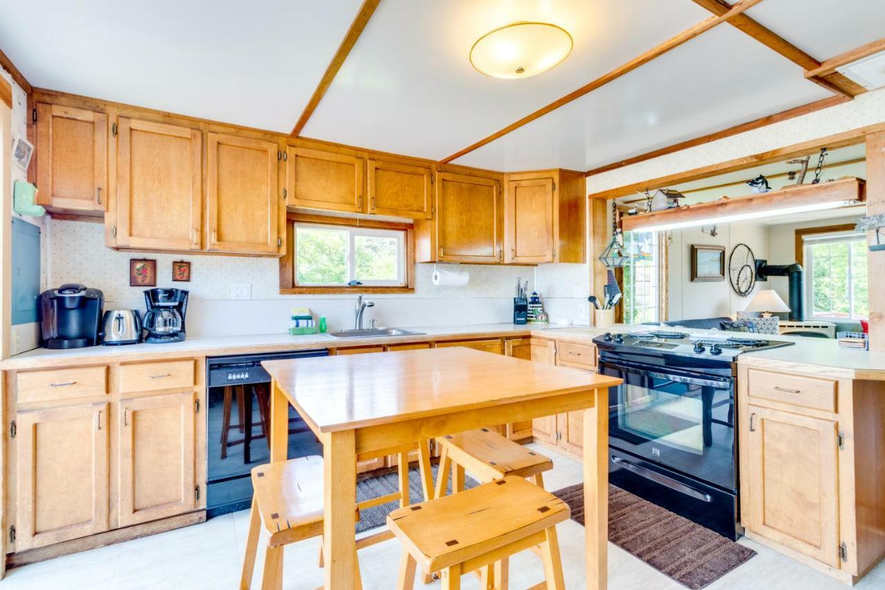 Happy Camp Beachfront Cabin Netarts Екстериор снимка
